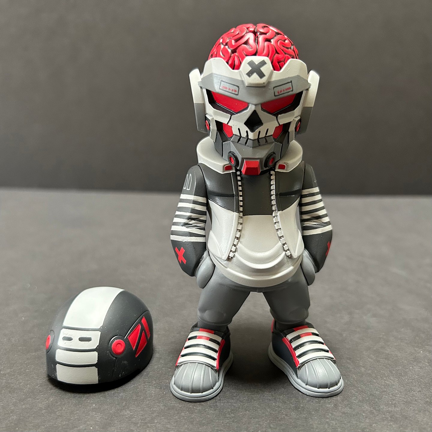 TOY2R Qee SKULL TOY蓄光フィギュア Qee Devil Toyer Cat Plastic Figure vinyl Art toy SKULL Toy2r